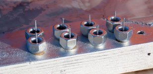 43 sm 36 Trailer - lug nuts silver-painted.JPG