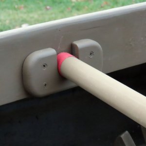 sm Tolmie 9 - gun rest chock and red-tipped rod.JPG