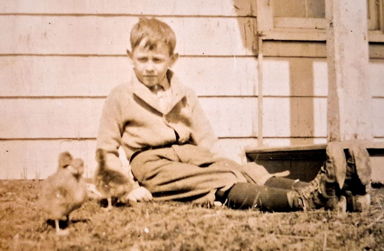 9 sm DeQ - Live Goslings with DeQ Sr.jpg