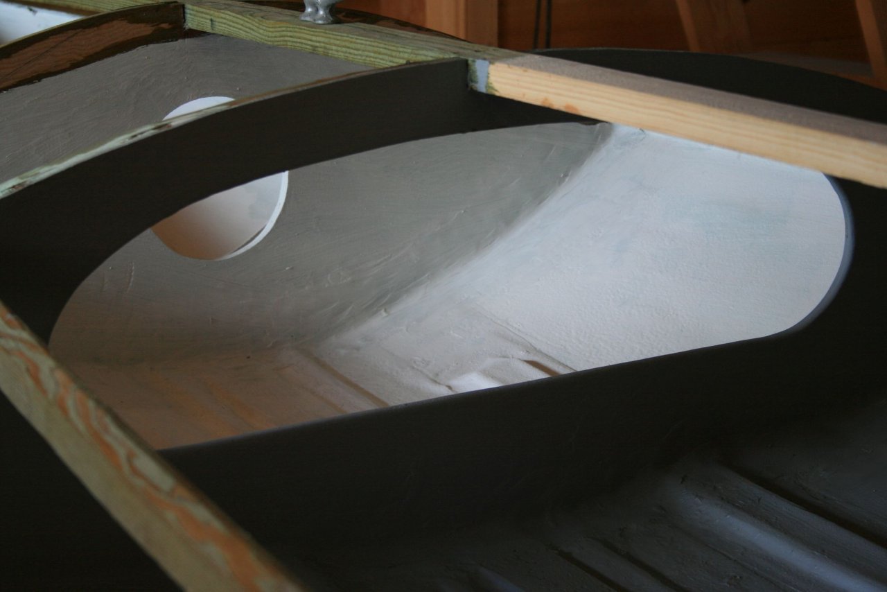 sm 3  - Forward hold is painted pale grey so stuff in there can be seen..jpg