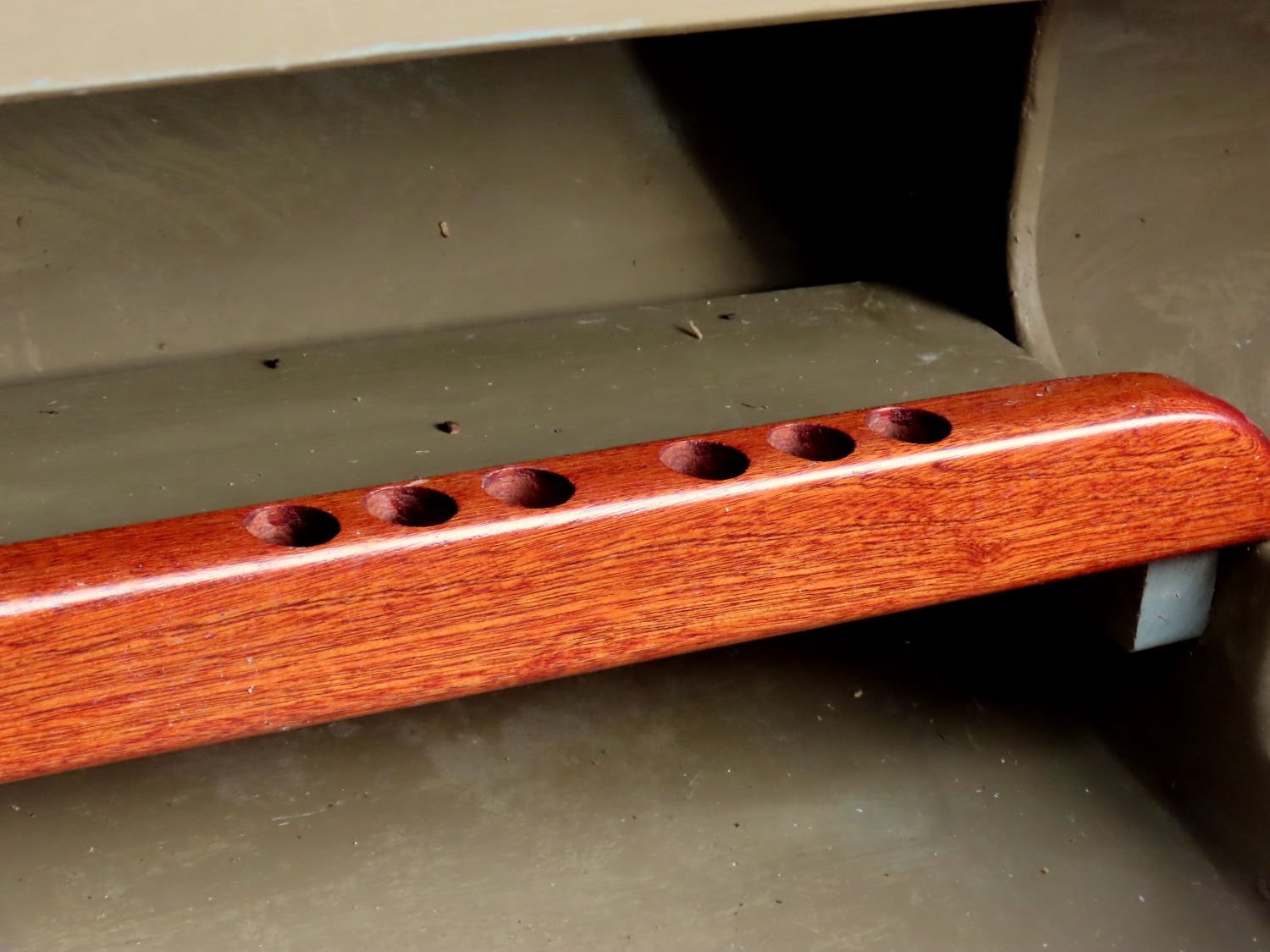 sm 7 CAIRD - Mahogany shell rack.JPG