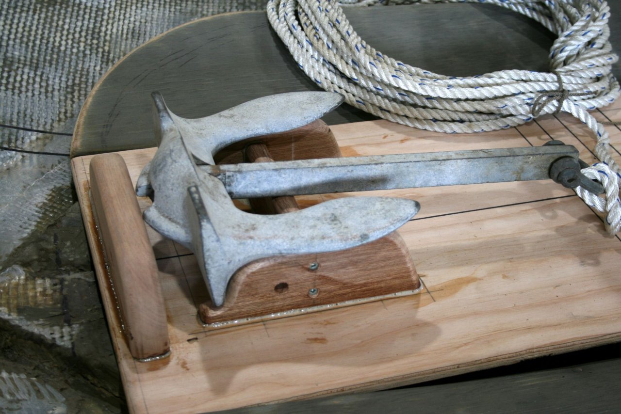 sm  Navy Anchor in chocks with rode.jpg