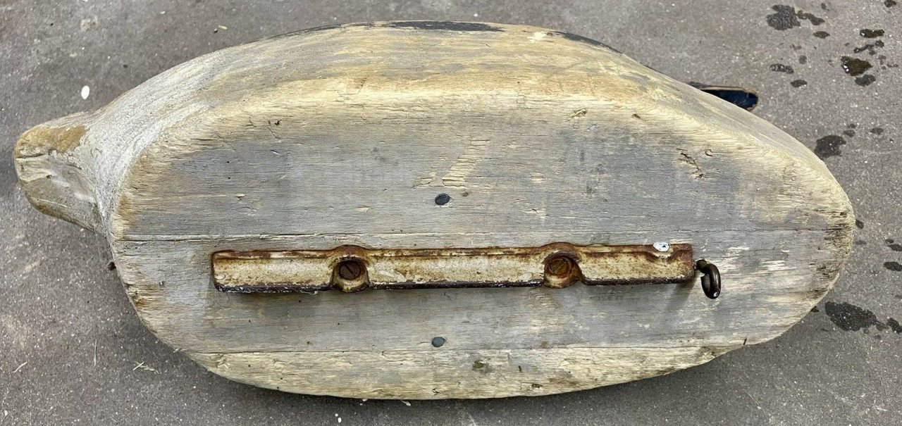 sm t Model Supreme Goose with long iron keel.jpg