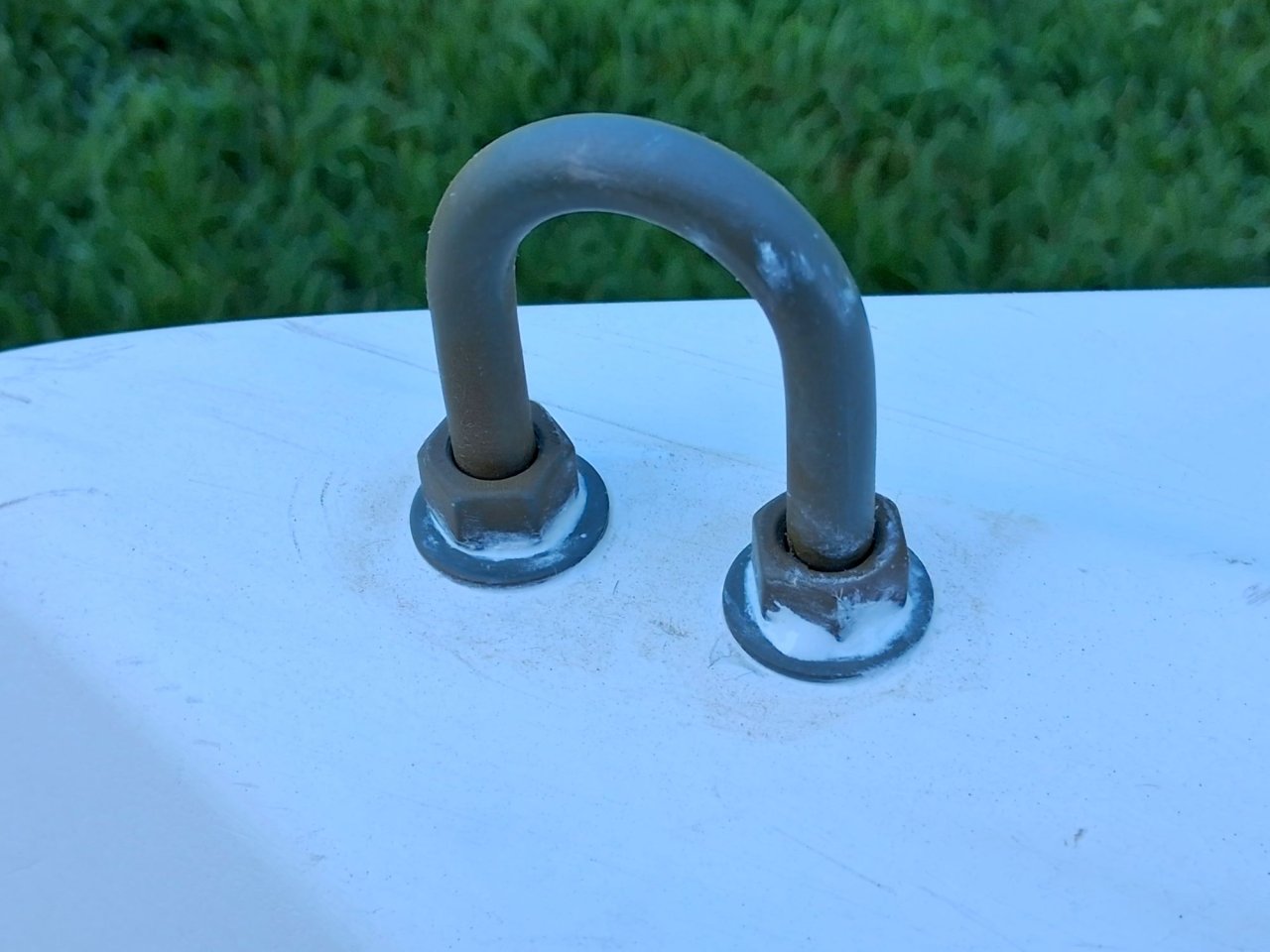 sm U-bolt - outside - bedded in 5200.jpg